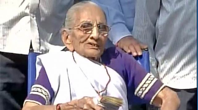 PM Modi's mother exchanged Rs 4,500 for new currency notes at Ahmedabad bank