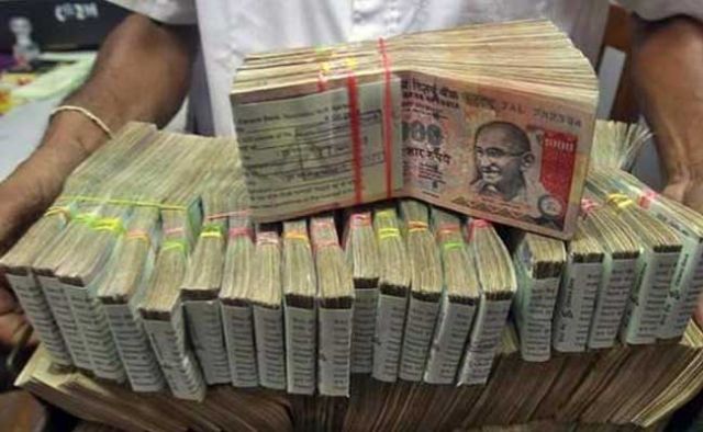 Rs 91.5 lakh in denomination of Rs. 1,000 recovered from BJP's Subhash Deshmukh’s vehicle