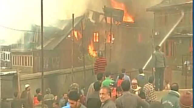 Jammu and Kashmir: six houses engulfed in a massive fire