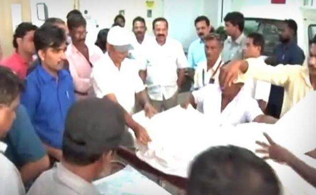 Union Minister unable to carry his brother's body with him; hospital refuses to accept old notes