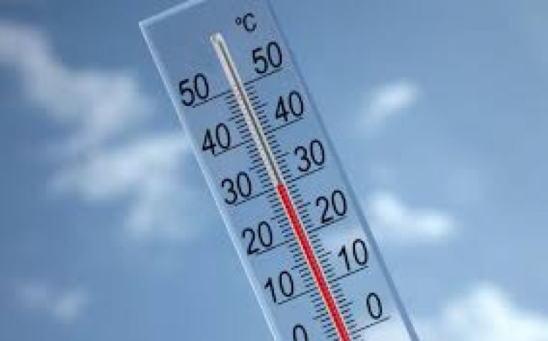 The minimum temperature in Delhi declined one mark below