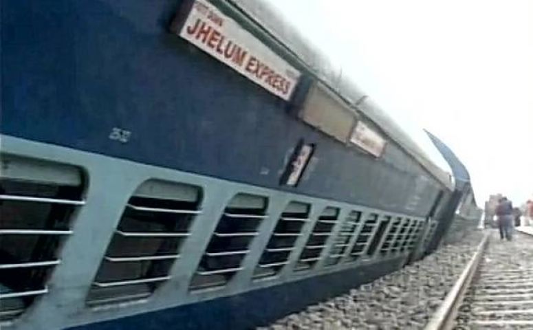 10 coaches of Jhelum Express derails in Punjab, 4 trains cancelled