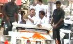UP: Rahul Gandhi attacked with shoe