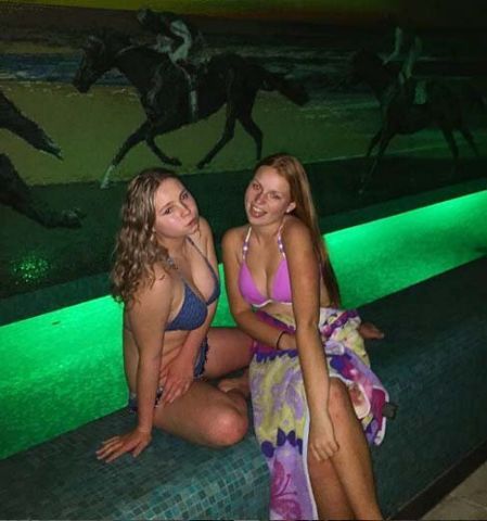 Sizzling pictures of Shane Warne's 16-year-old Daughter!!