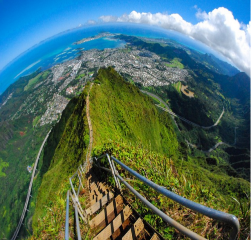 Reach on top! By climbing 3922 stairs of Oahu island !