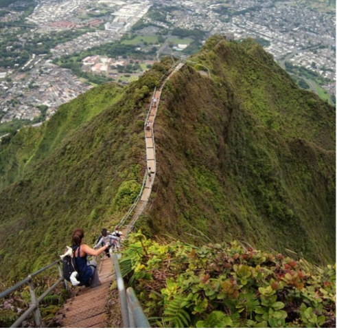 Reach on top! By climbing 3922 stairs of Oahu island !