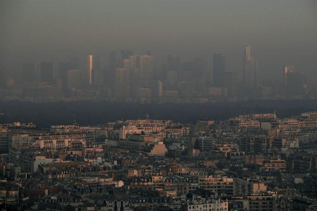 Public Transport made free for citizens to battle smog in Paris