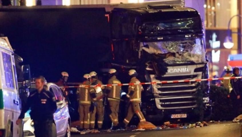 Truck runs over the crowd in Christmas market at Berlin