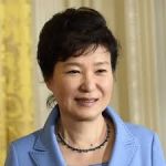 Oppression mounts from all sides against President 'Park Geun Hye'