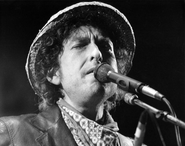 Bob Dylan first ever pop singer to win a Noble Prize !