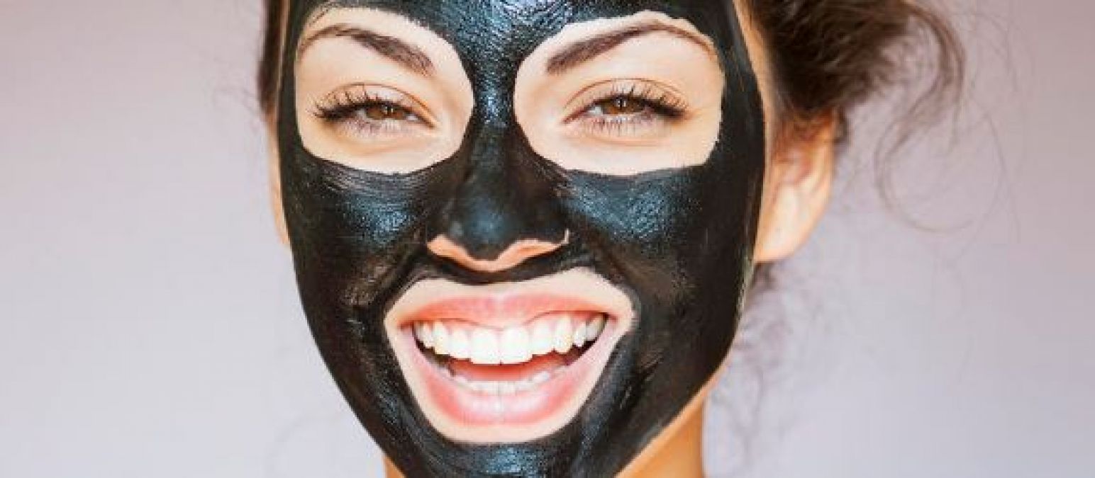 Activated charcoal face mask to remove all the dirt from your face, make it like this