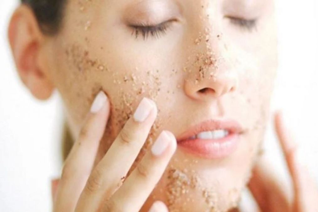 How to Use a Facial Scrub: Everything You Need to Know About Face Scrubs
