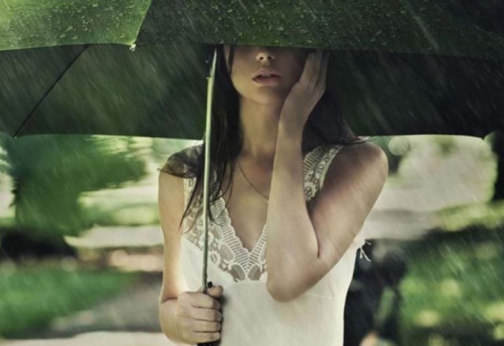 Adopt these tips to get rid of skin problems in Monsoon