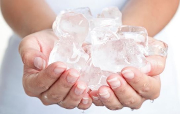 Ice cubes are helpful for beautiful and shiny skin