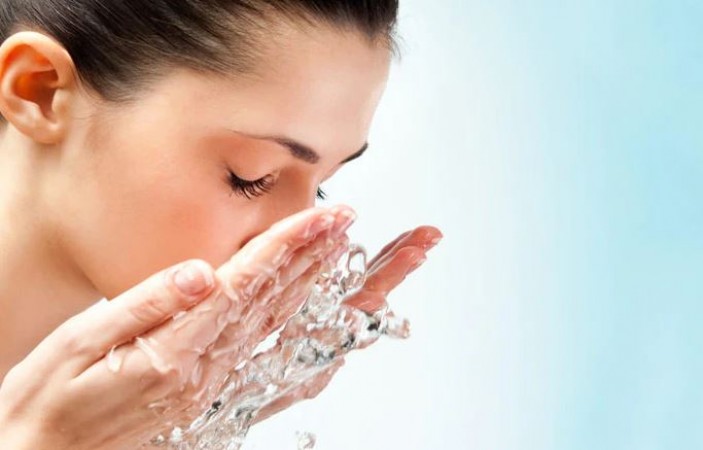 Face Wash or Face Cleanser: What's Right for Your Skin?