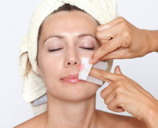 How to Navigate the Drawbacks of Facial Waxing: Understanding the Disadvantages