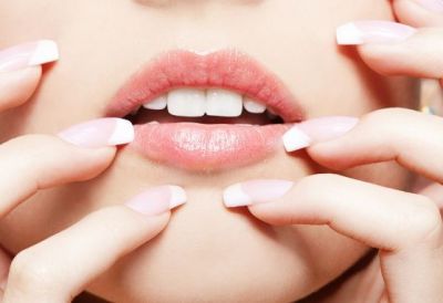 Adopt these two home remedies to get rose-like pink lips