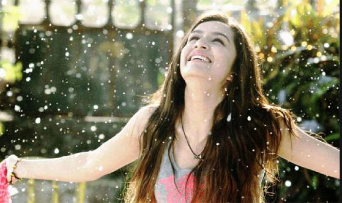 How to keep your skin and hair healthy in monsoon? Learn here