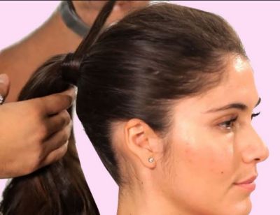 Don't make these mistakes while combing hair