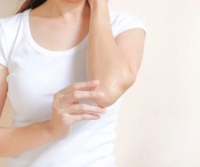 Blackness of elbow will disappear overnight, follow easy tips