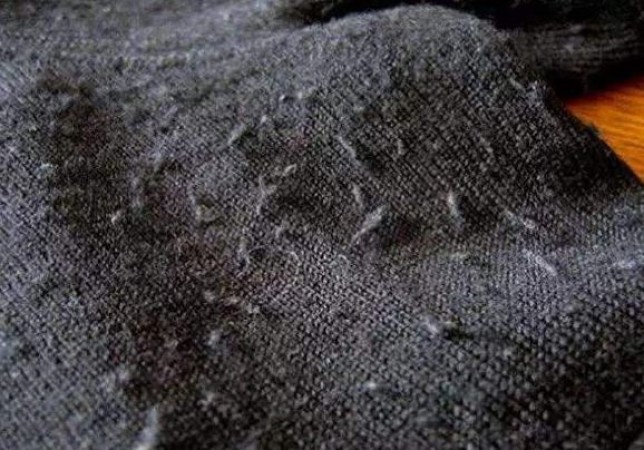 How to Remove Pills from Woolen Clothes? Follow These Tricks If You Notice Shedding