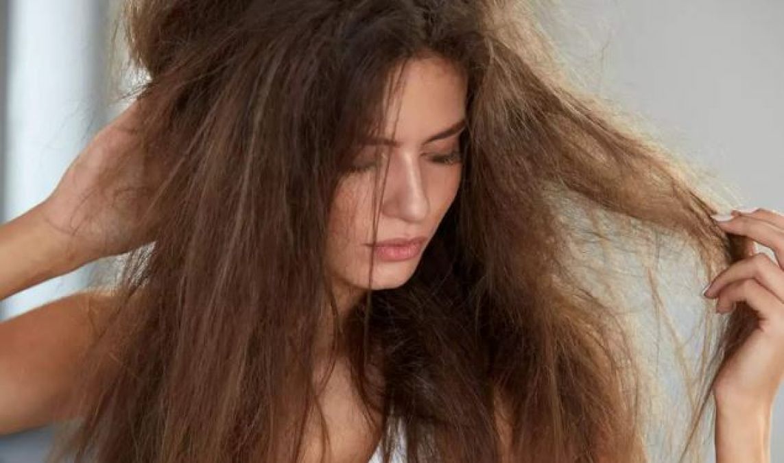 Troubled by tangled hair, then make this easy and best hair spray at home