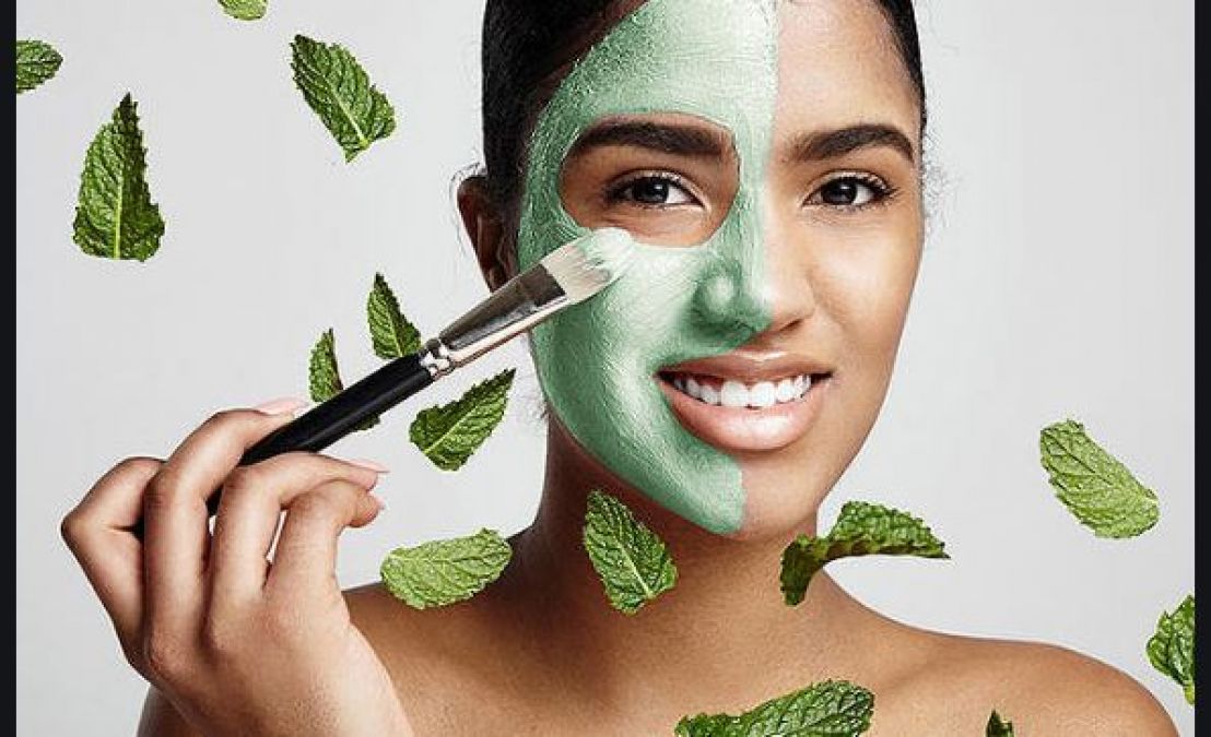 Mint face pack will give relief from blemishes and acne
