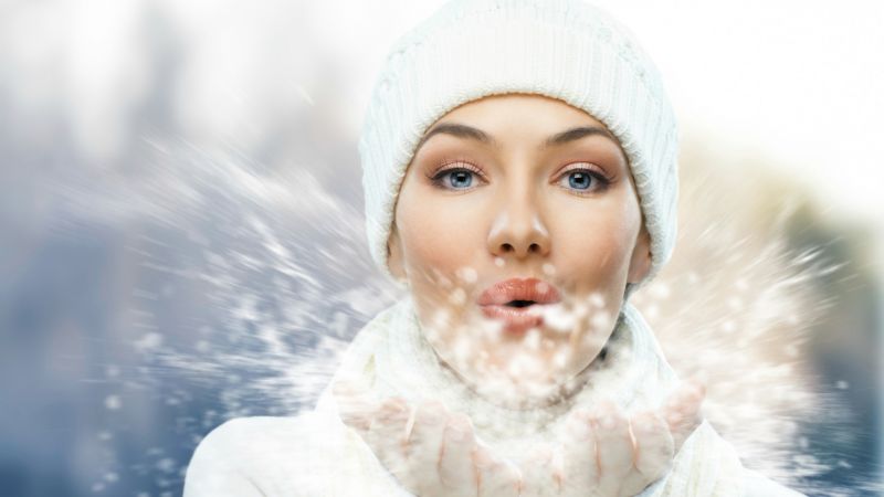 सर्दियों के मौसम में रूखी त्वचा से छुटकारा पाने के कुछ आसान उपाय