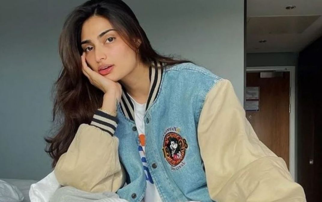 You can look stylish even by wearing oversize clothes, take tips from Athiya Shetty