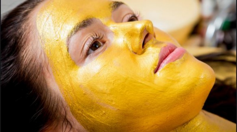 To improve the complexion of the face, then make these 3 face packs with turmeric at home