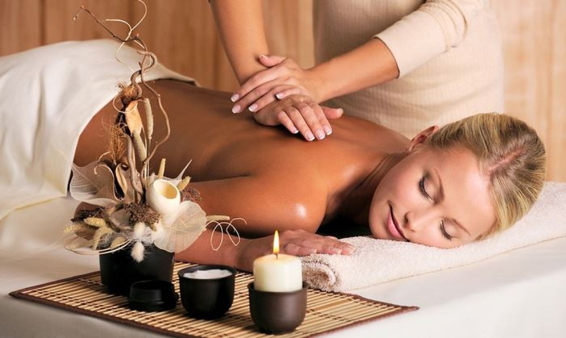 Candle Wax Massage Relaxes Body, Here are The Advantages
