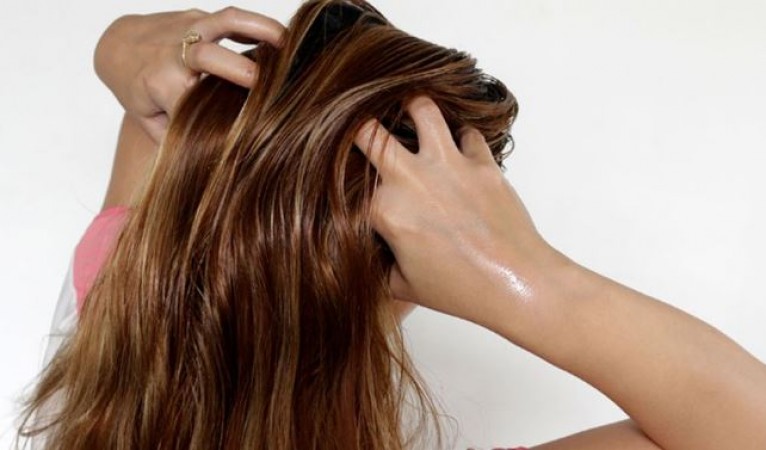 Is it Right or Wrong to Oil Your Hair Overnight? Find Out Here