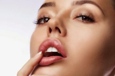 Adopt these two home remedies to get rose-like pink lips