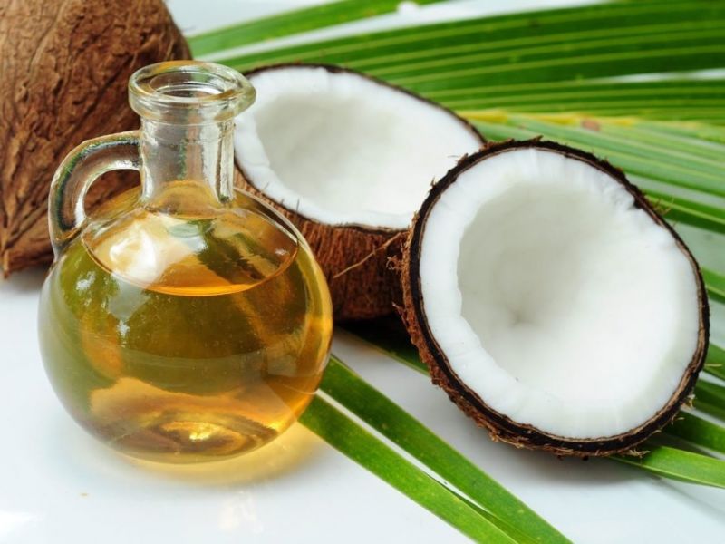 नारियल तेल दूर करता है स्किन से सेल्युलेट की समस्या