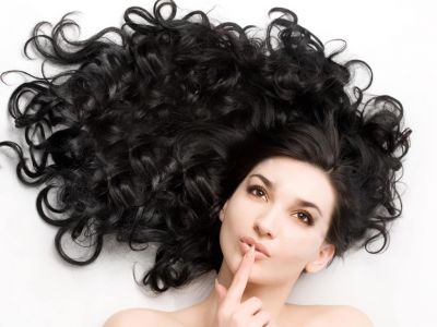 बालों को खूबसूरत बनाने के लिए करें केमिकल फ्री शैंपू का इस्तेमाल