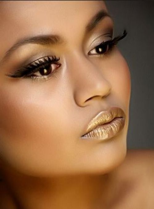 Metallic Gold Lip Color Is Makeup's New Trend