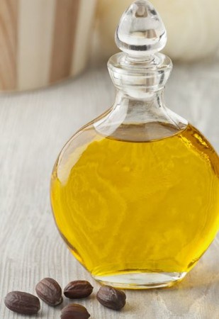 This oil is beneficial for pimples and oily skin, know its benefits