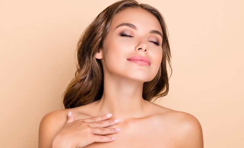 Is Neck Darkening Causing Embarrassment? Here's How to Get Rid of It