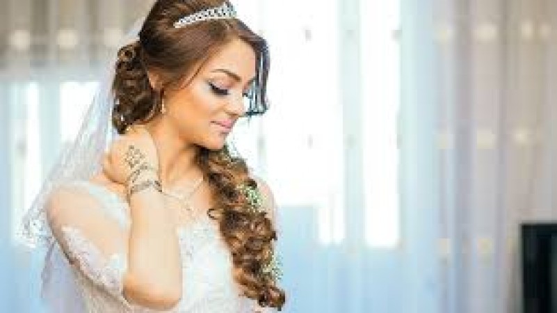 जानिए क्या होता है Pastel Wedding Outfit, क्यों बढ़ रही इसकी मांग