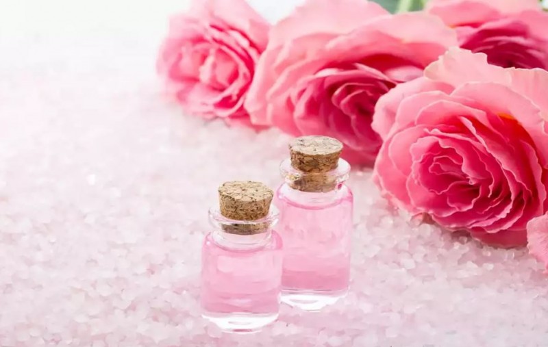 Do Not Mix These Things with Rose Water, Otherwise, the Skin Will Get Spoiled