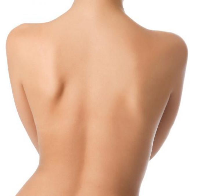 If you want to wear backless then get rid off back acne in these ways