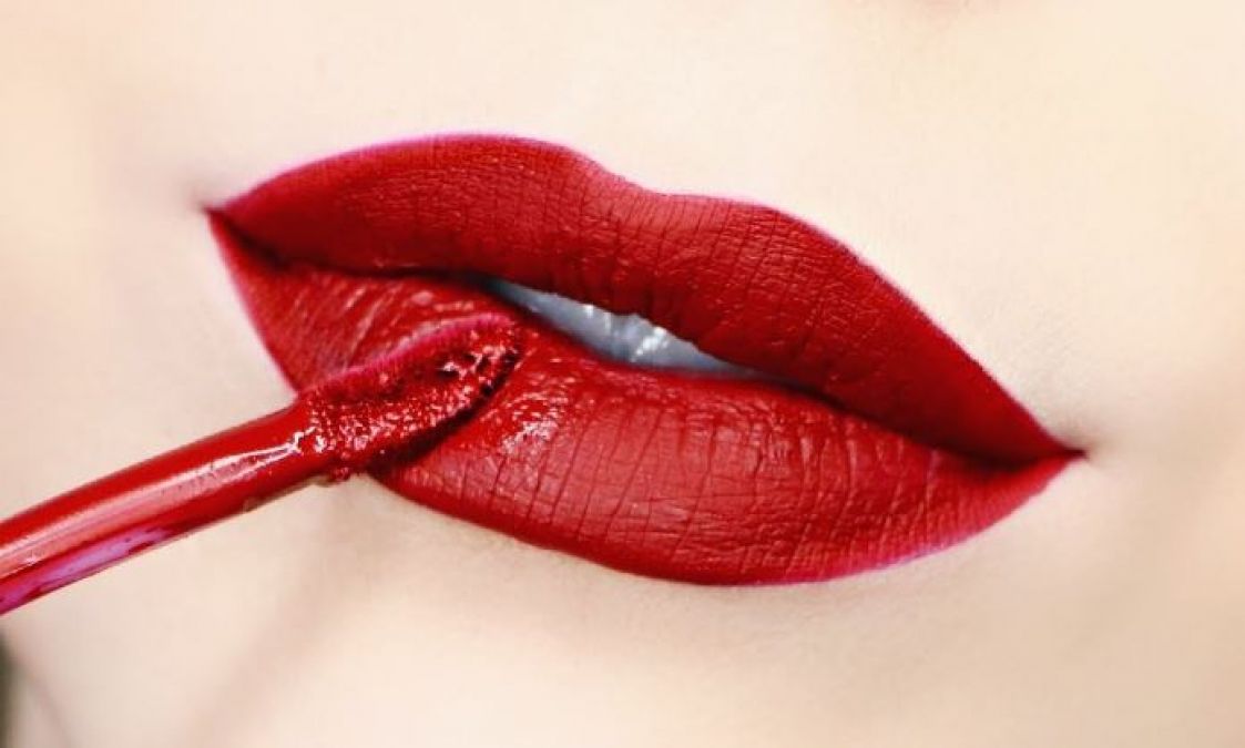 Liquid Lipstick लगाते समय जरुरी बातों का रखें ध्यान