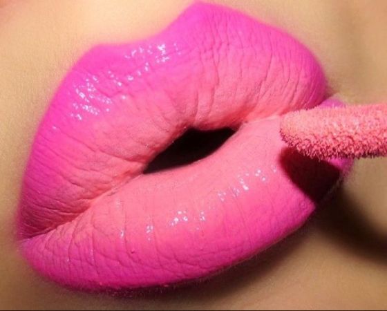 नेचुरल तरीके से बनायें अपने होंठो को गुलाबी और खूबसूरत