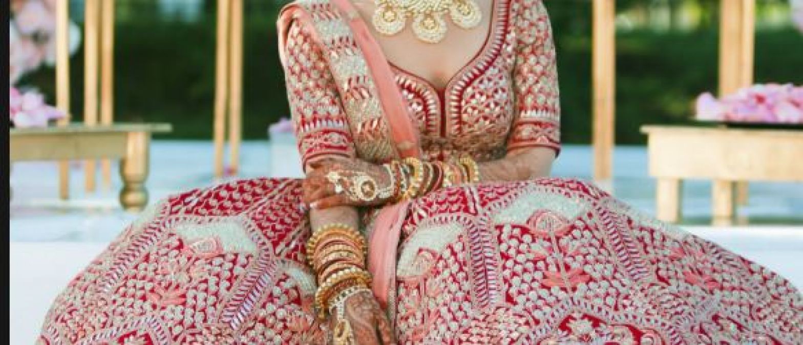 Choose lehenga according to your height and weight in marriage, take special care of these things