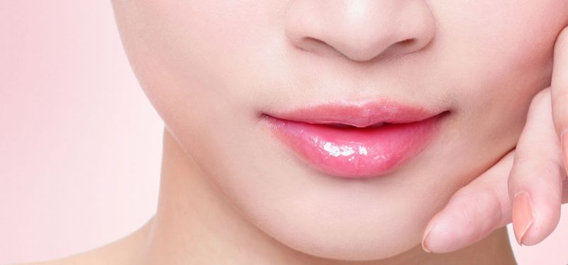 होंठों को गुलाबी बनाते हैं ग्लिसरीन और शहद