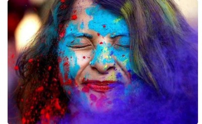 Adopt these remedies on the night of Holi for relief from all problems
