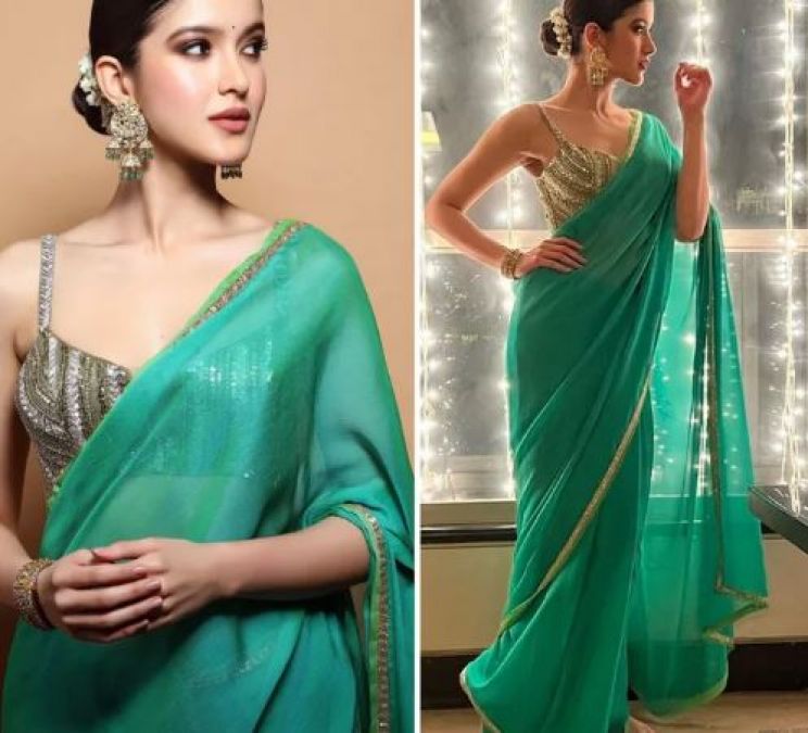 Want to look stylish in ethnic look, then recreate Shanaya Kapoor's looks