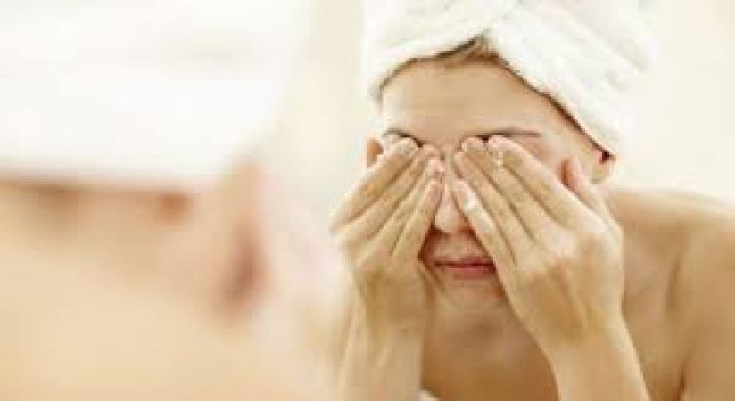 चेहरा धोते समय आप कर जाते हैं कई गलतियां जिससे होती है परेशानी