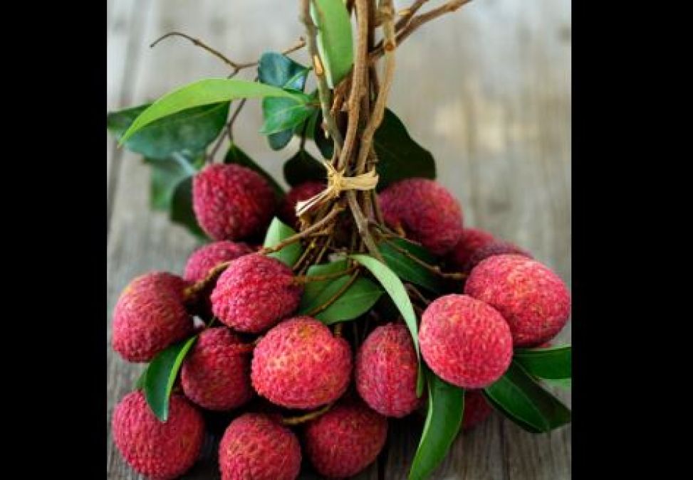 Litchi is a boon for hair in summer, use it like this