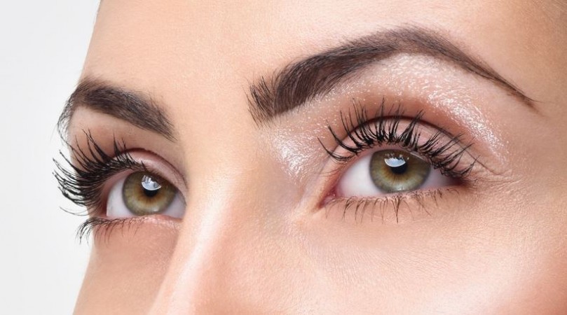 Want Beautiful and Full Eyelashes? Try These 5 Tips Before Bed